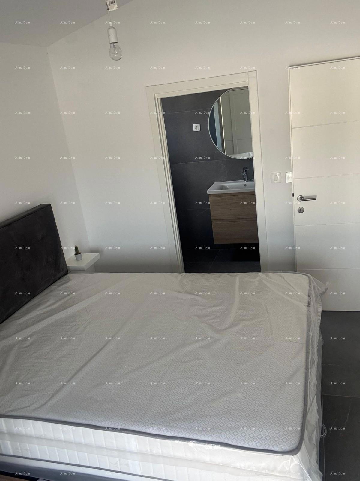 Prodaja - dvojna kuća s grijanim bazenom, okolica Poreča!