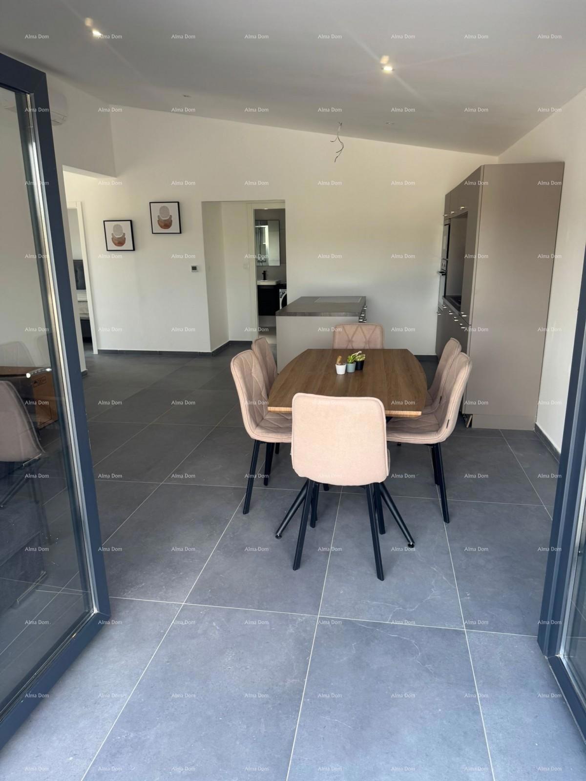 Prodaja - dvojna kuća s grijanim bazenom, okolica Poreča!