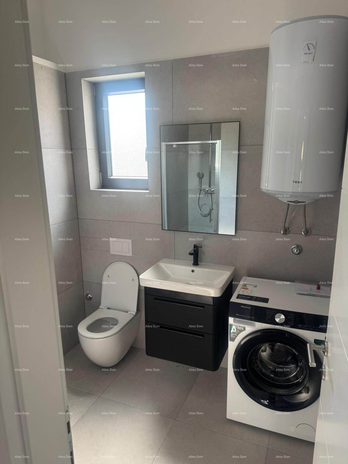 Prodaja - dvojna kuća s grijanim bazenom, okolica Poreča!