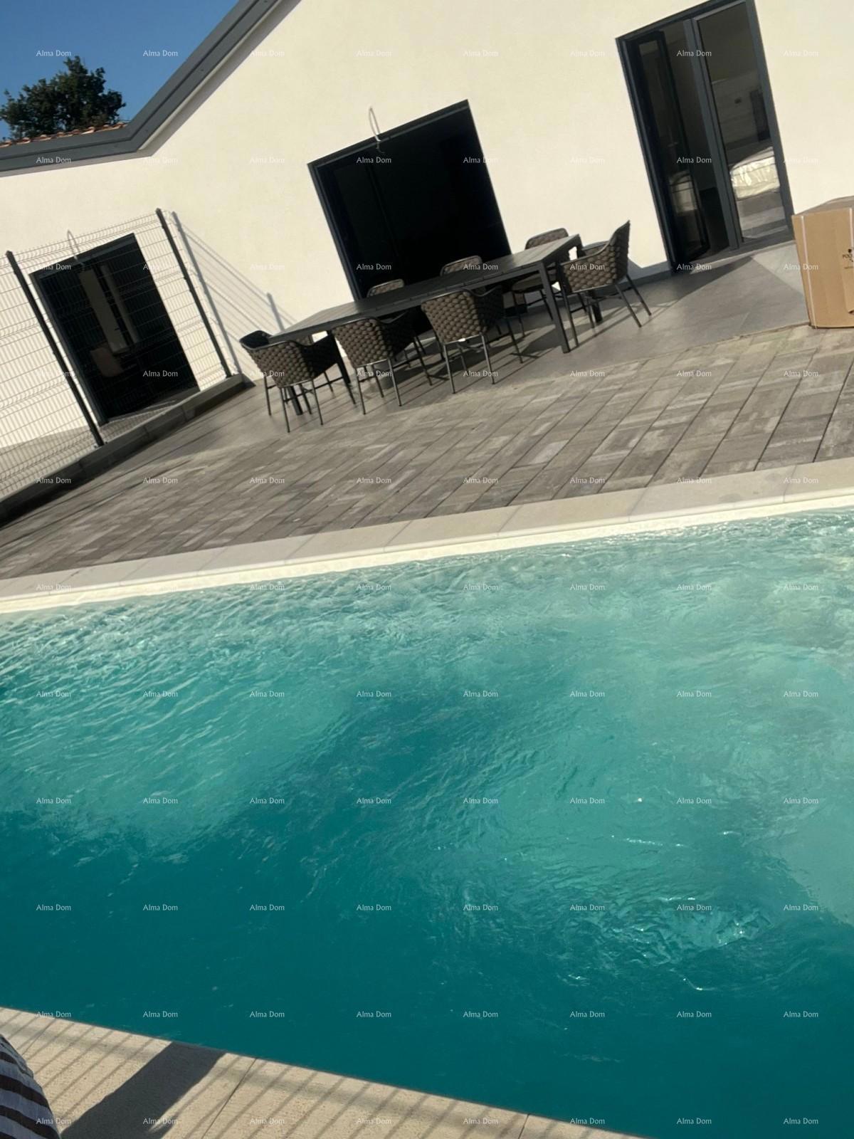 Prodaja - dvojna kuća s grijanim bazenom, okolica Poreča!