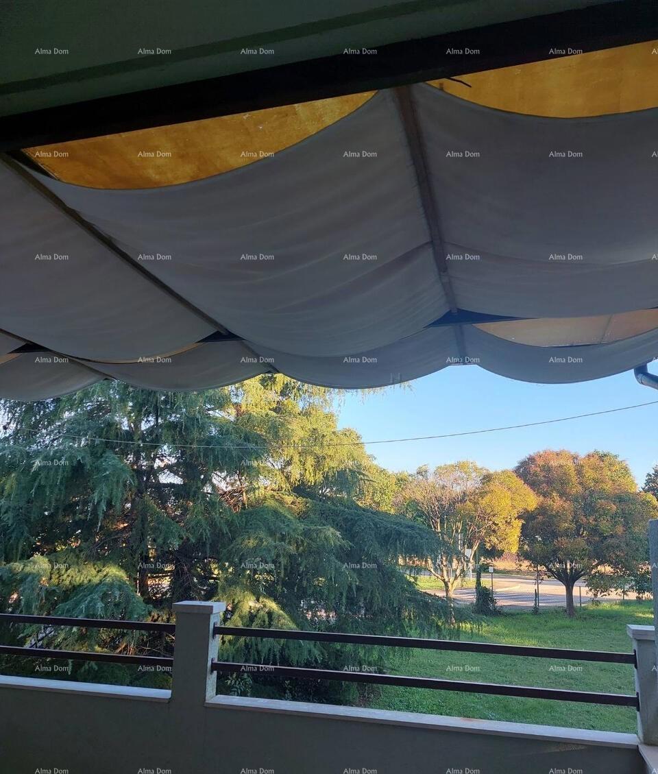 Novigrad – Mareda, stan s teraso 300 m od morja