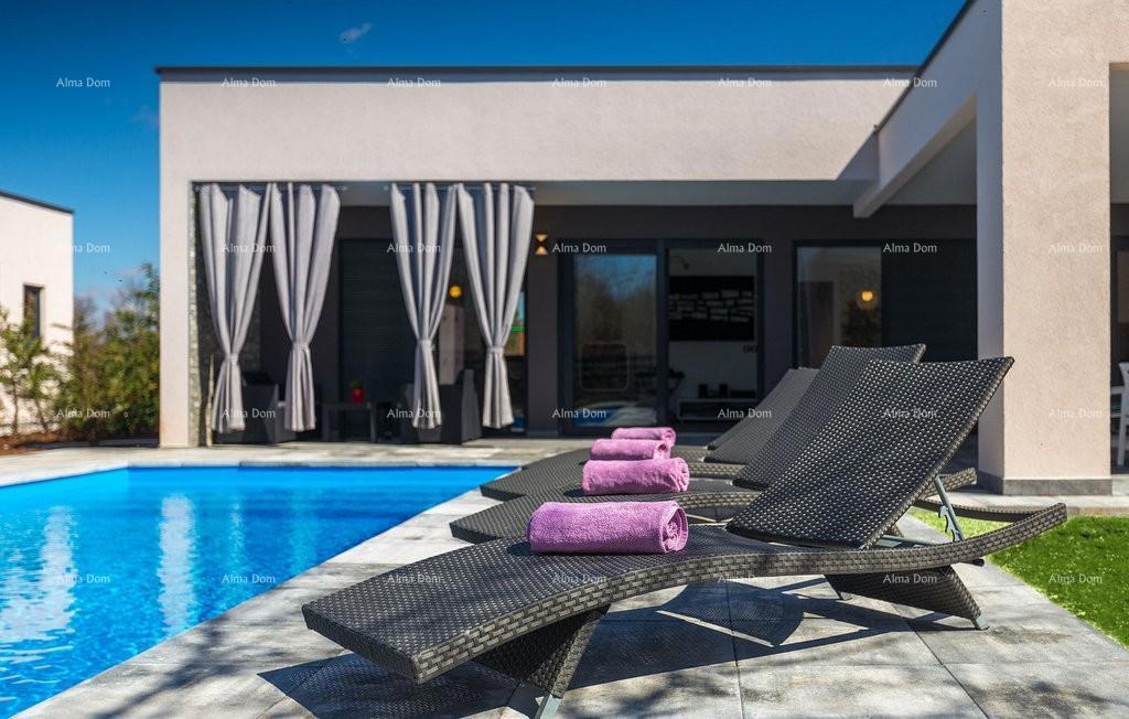 Prizemnica s bazenom! Bližina mjesta Savičente.