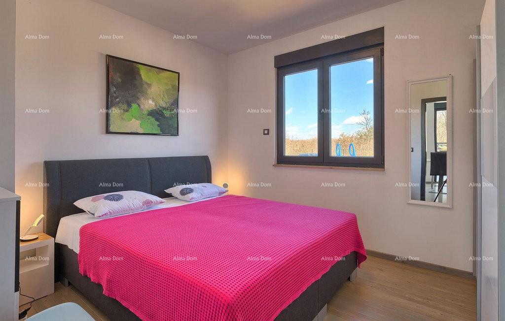 Prizemnica s bazenom! Bližina mjesta Savičente.