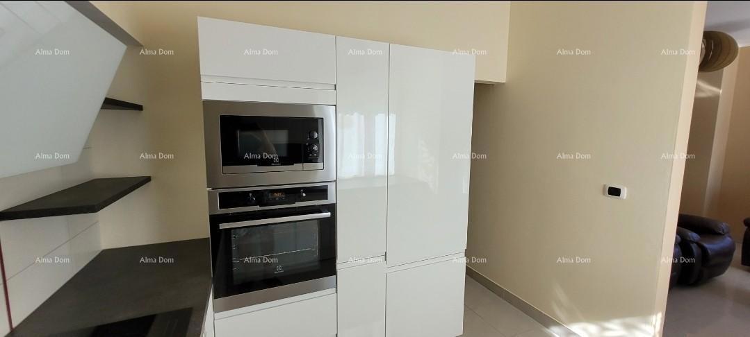 Ližnjan! Opremljen stan! Pogled na more!