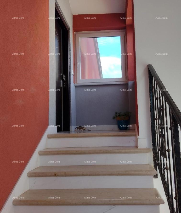 Stanovanje, Valbandon, z 2 parkirnima mestoma in dvoriščem