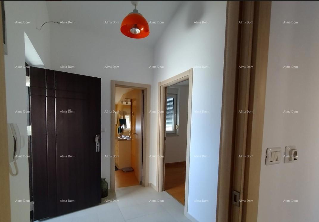 Stanovanje, Valbandon, z 2 parkirnima mestoma in dvoriščem