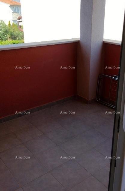 Stanovanje, Valbandon, z 2 parkirnima mestoma in dvoriščem