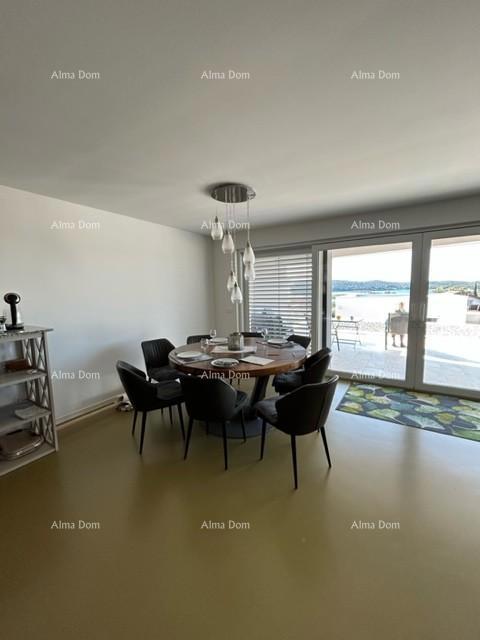 Čudovita vila s pogledom na morje. POMER