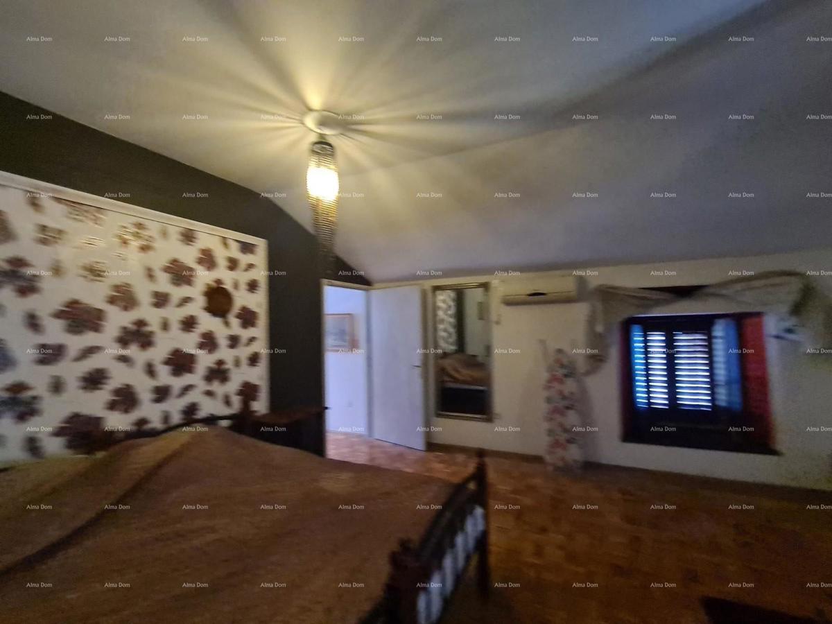 Edinstvena priložnost! Hiša v centru Buzeta – stanovanjsko-poslovni potencial