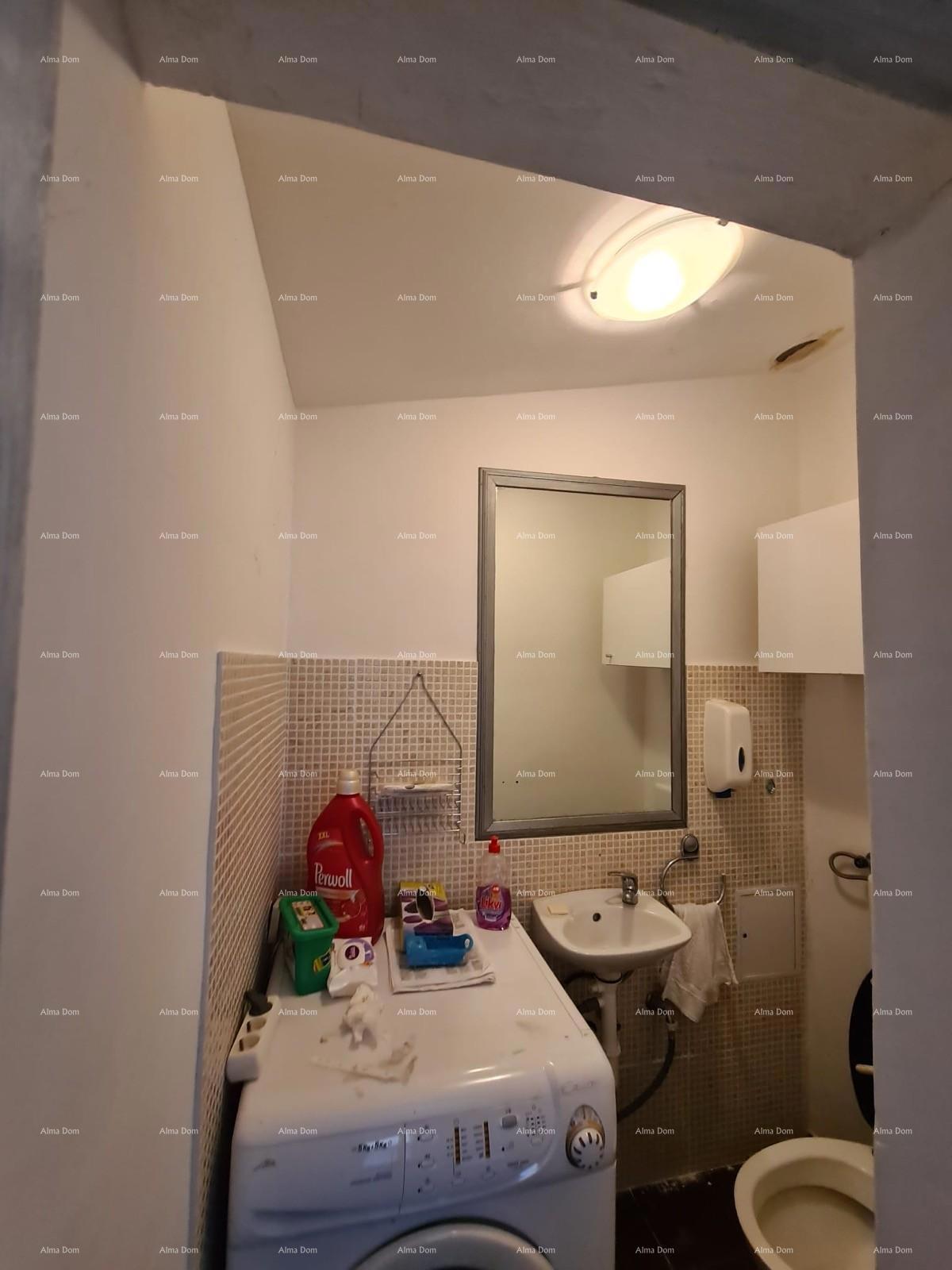 Edinstvena priložnost! Hiša v centru Buzeta – stanovanjsko-poslovni potencial