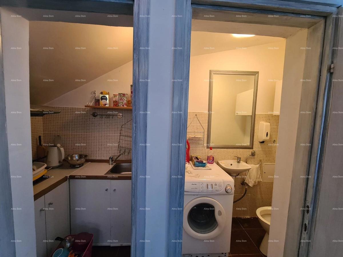 Edinstvena priložnost! Hiša v centru Buzeta – stanovanjsko-poslovni potencial