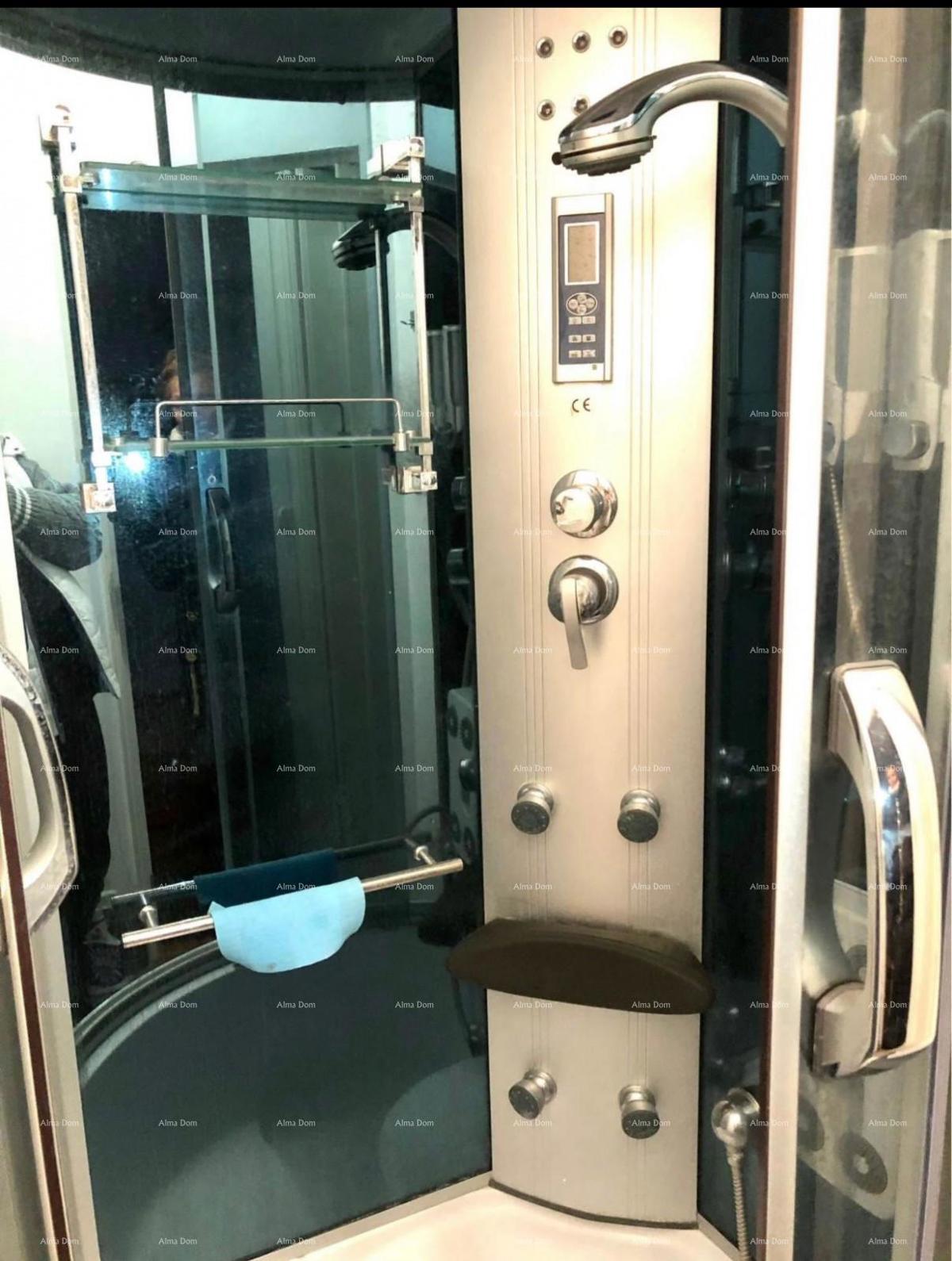 Edinstvena priložnost Stanovanje v središču Buzeta stanovanjski in poslovni potencial