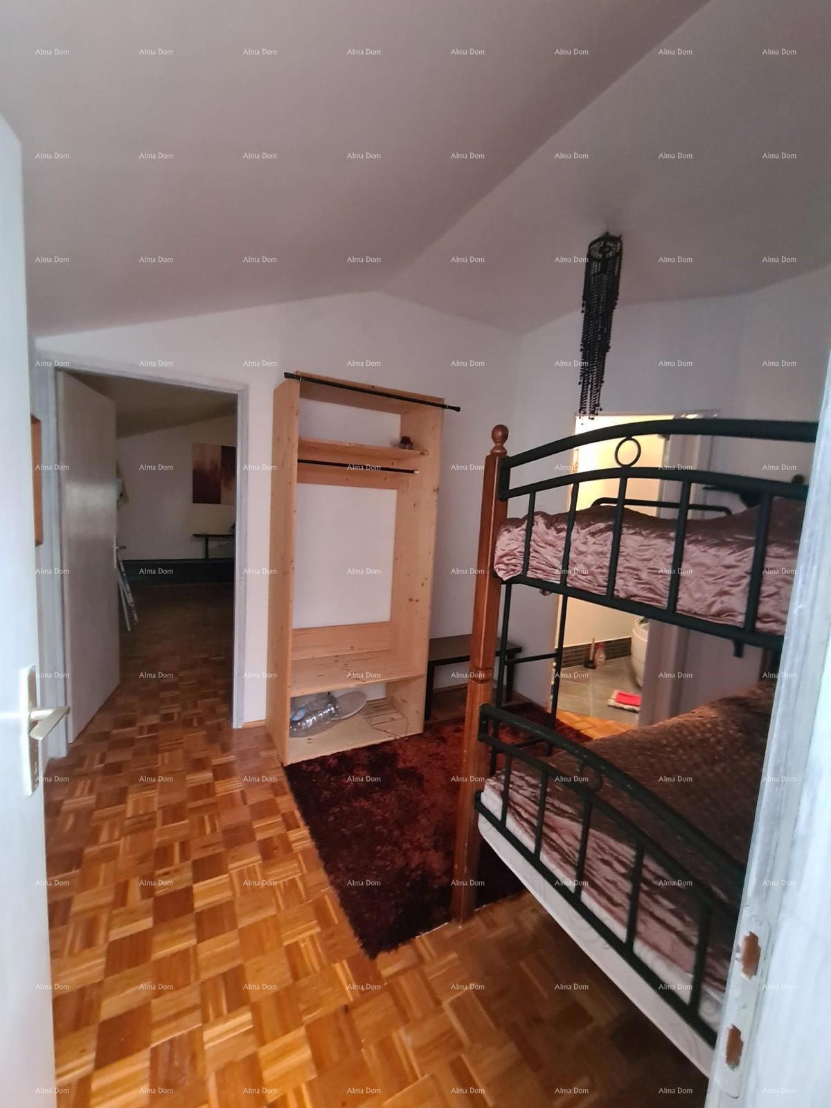 Edinstvena priložnost! Hiša v centru Buzeta – stanovanjsko-poslovni potencial