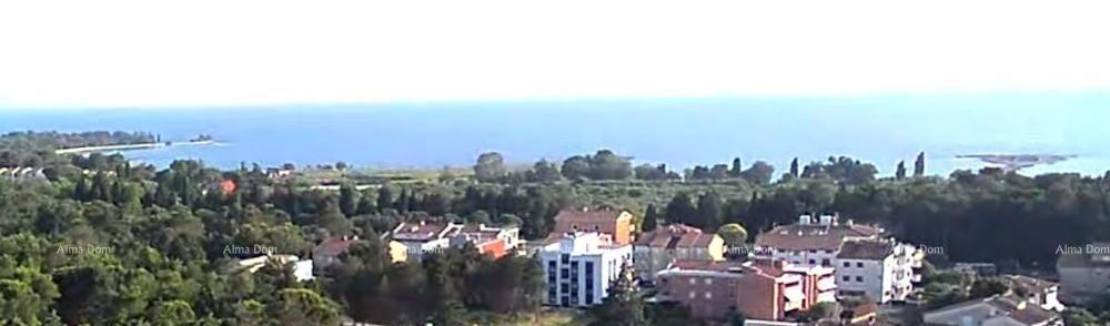 Luksuzni dvoetažni stan s pogledom na more i prostranom terasom u Zambratiji