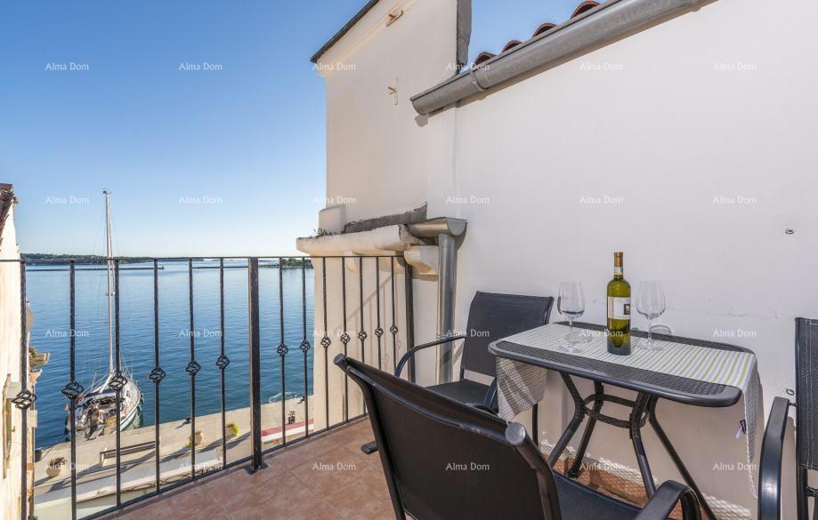 Prekrasno stanovanje na obali v Porecu – Prva vrsta ob morju