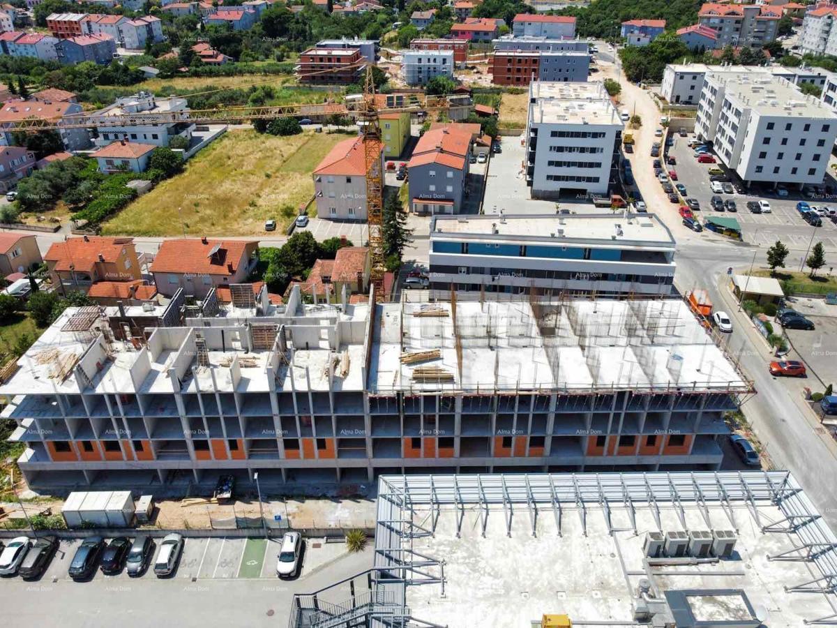 Pula! Večstanovanjska, moderna zgradba z dvigalom, blizu centra. S43