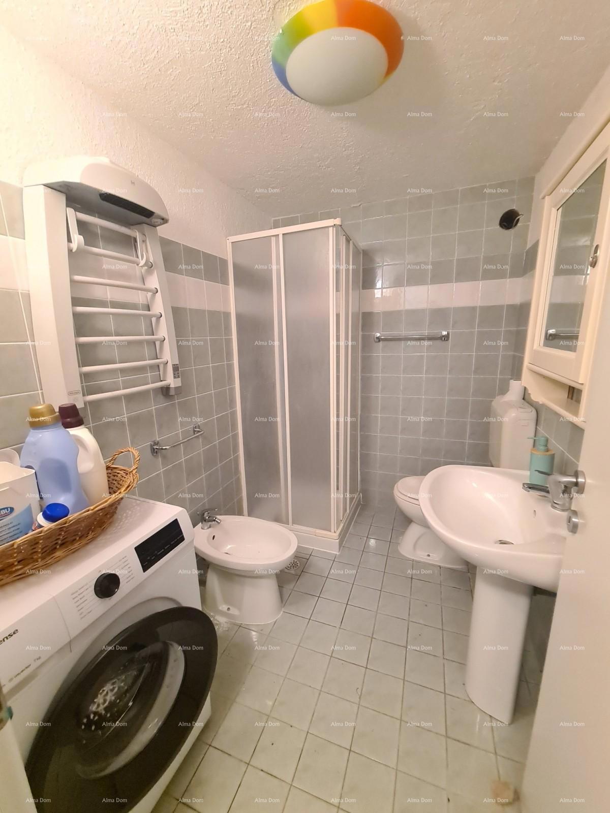 Blizu Pule! Hiša s bazenom!