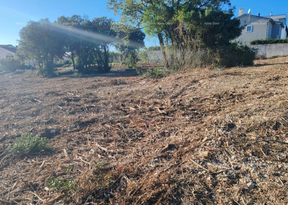 Veli Vrh, Pula, Gradbena parcela površine 681 m²