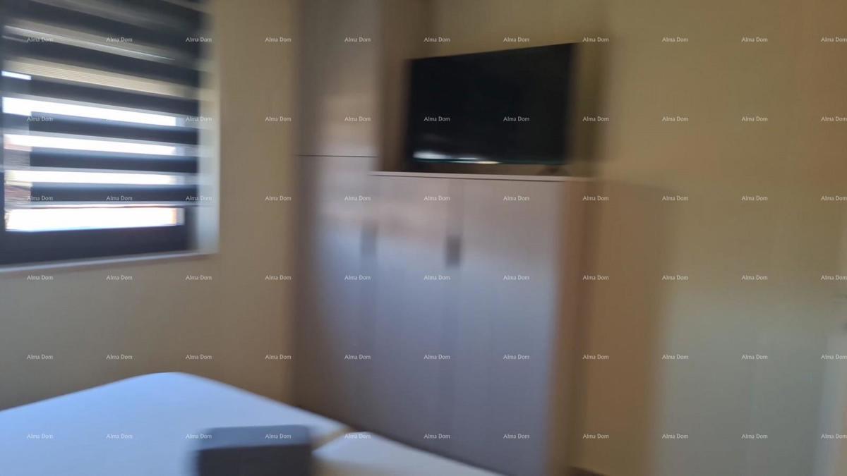 Moderen apartma s parkirnim mestom in shrambo v bloku F, v bližini Umaga!