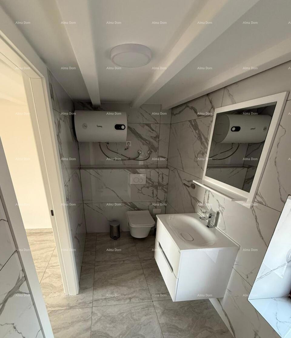 POREČ, Renovirana kamnita hiša s pogledom na morje