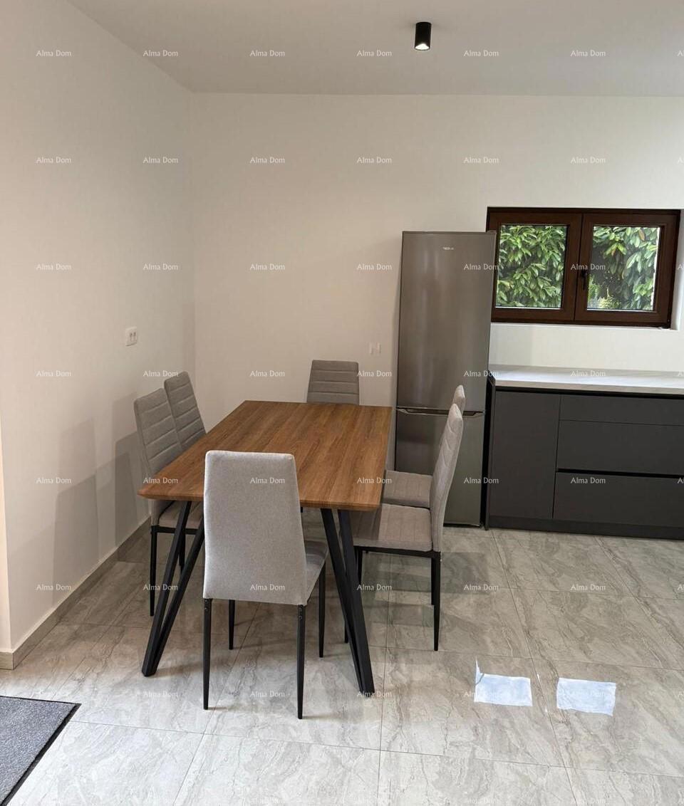 POREČ, Renovirana kamnita hiša s pogledom na morje