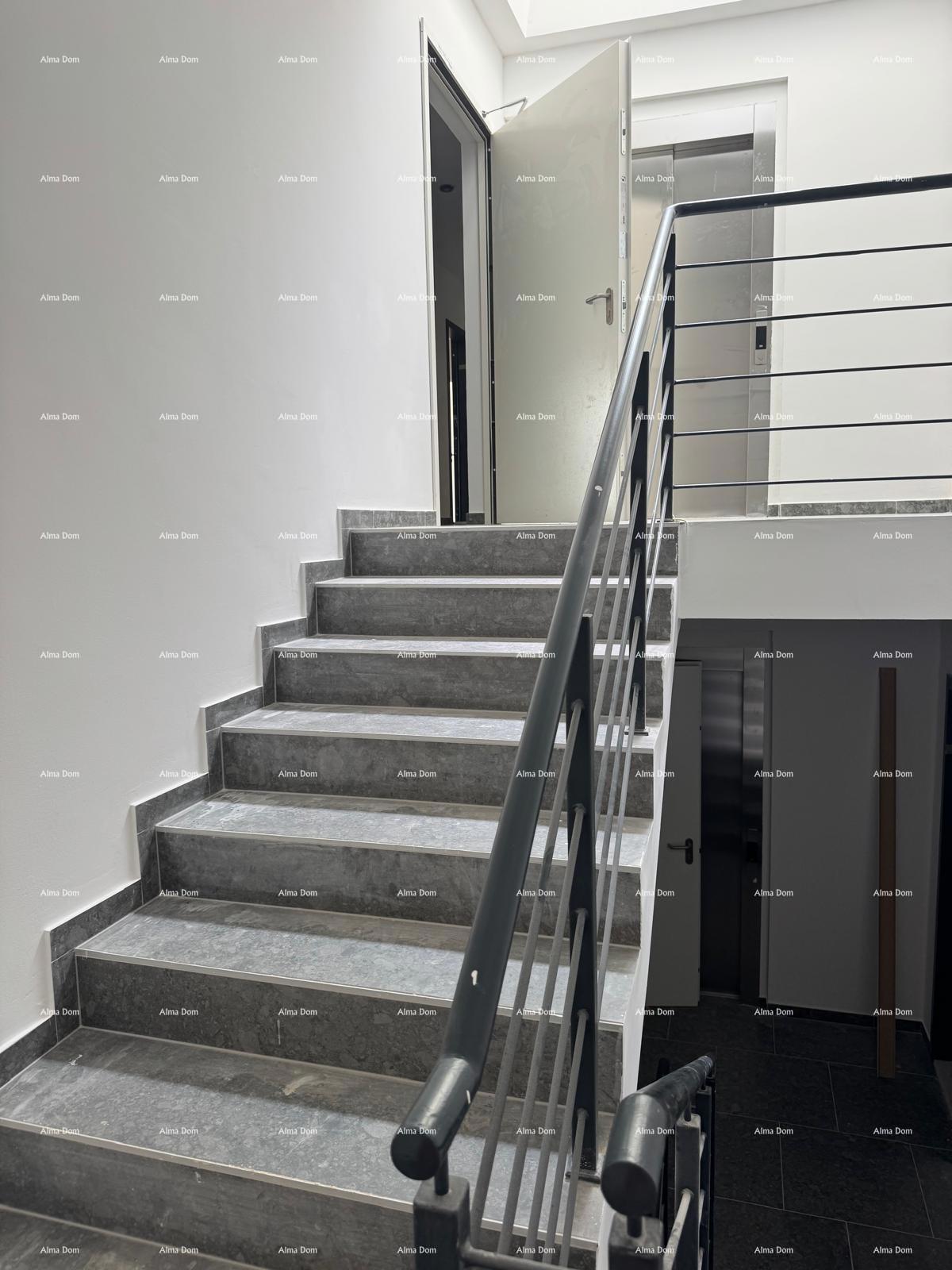 UMAG – Novogradnja! Stan v modernem stanovanjskem kompleksu s tremi parkirnimi mesti, S 3-05