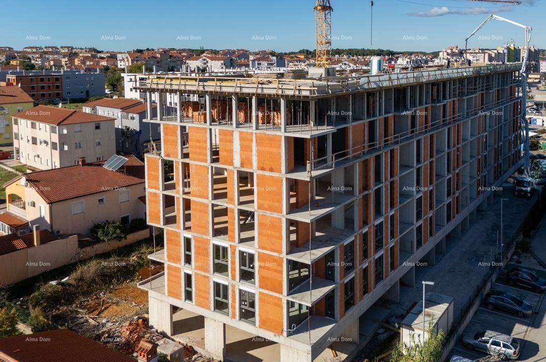 Pula! Večstanovanjska, moderna zgradba z dvigalom, blizu centra. Stan s parkirnim mestom in shrambo. s66
