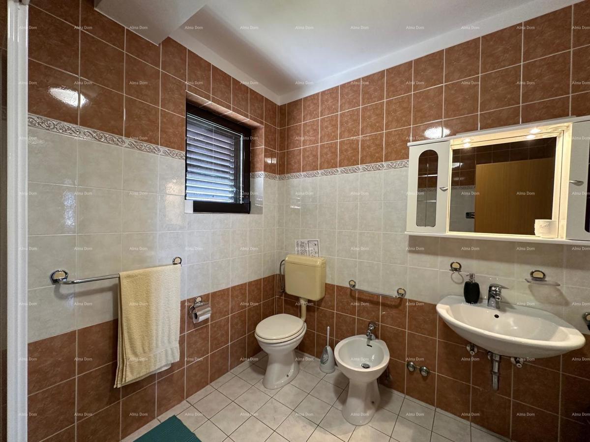 Prodajemo hišo s pet apartmajev na odlični lokaciji!