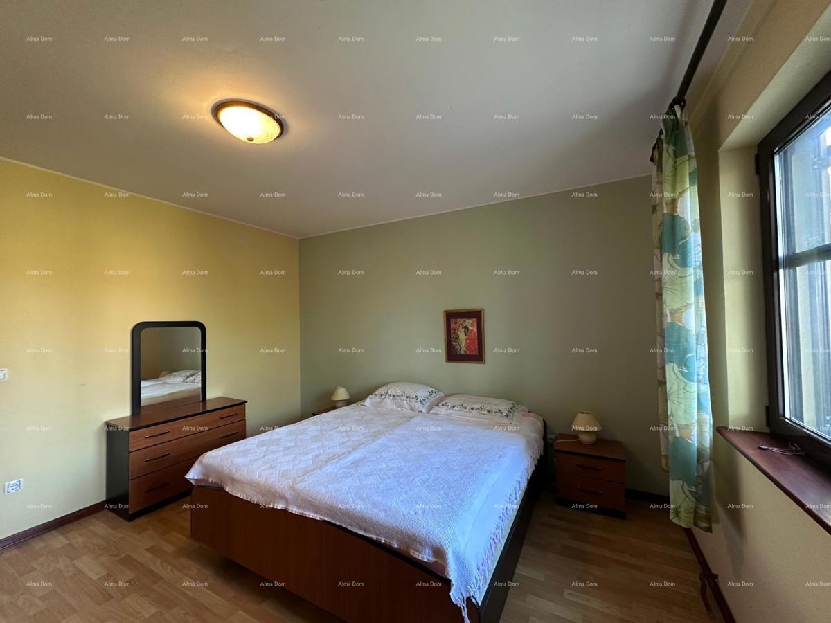 Prodajemo hišo s pet apartmajev na odlični lokaciji!