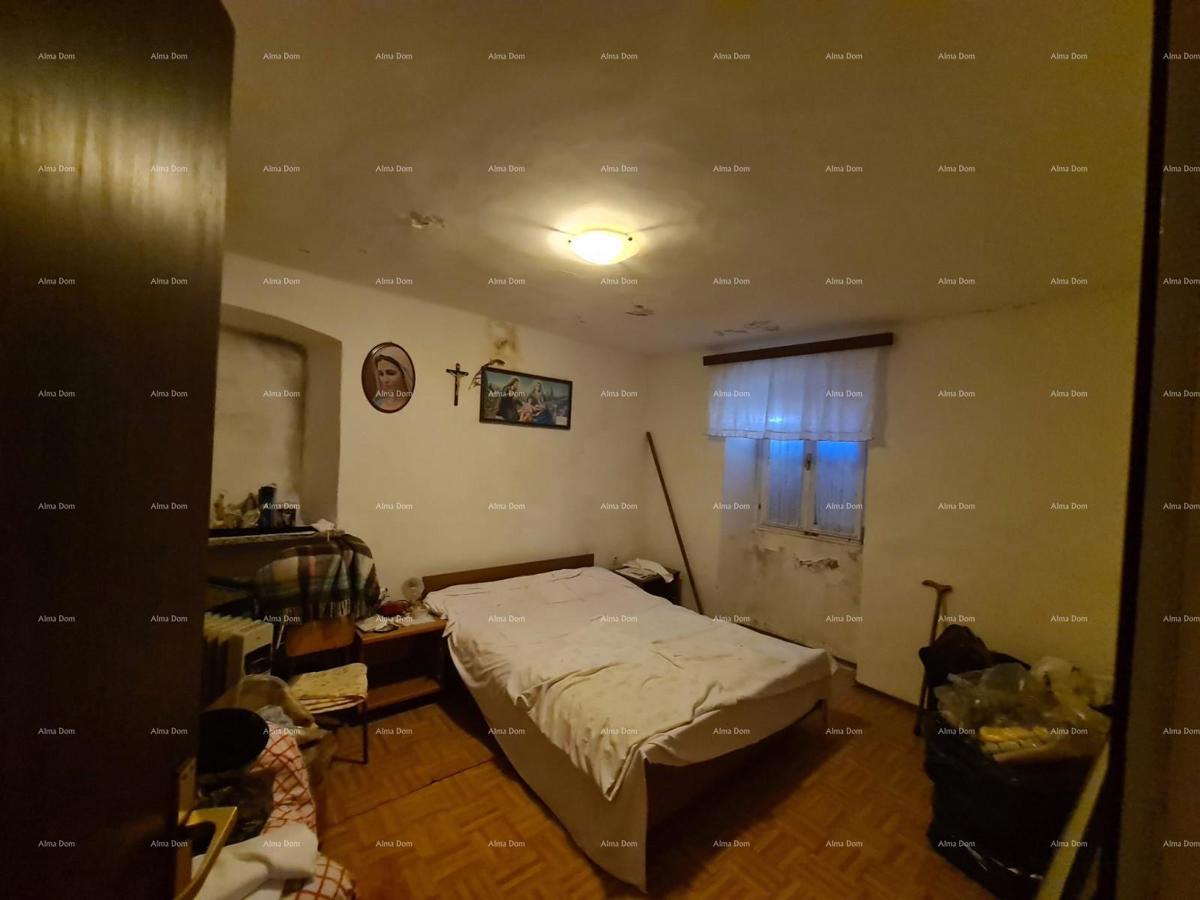 Umag, okolica - avtohtona hiša s parcelo!