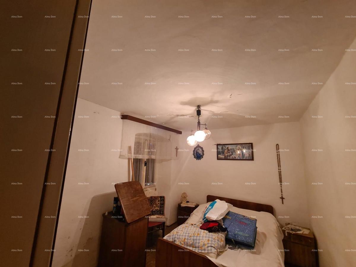 Umag, okolica - avtohtona hiša s parcelo!