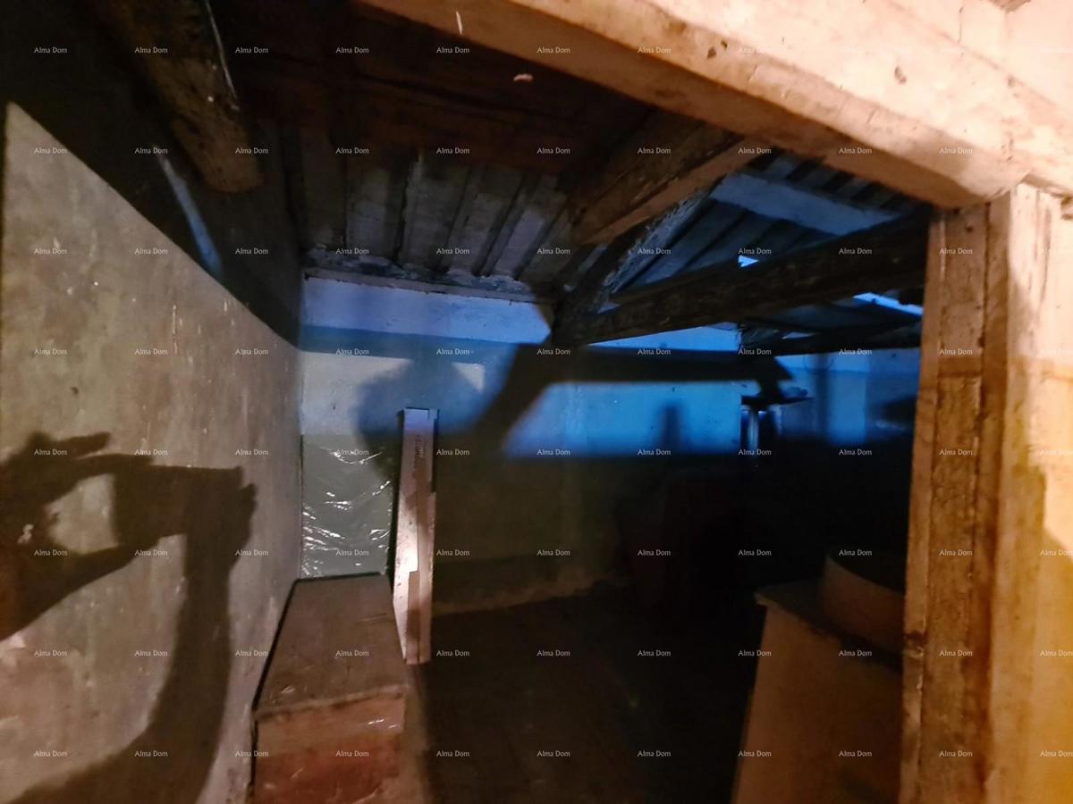 Umag, okolica - avtohtona hiša s parcelo!