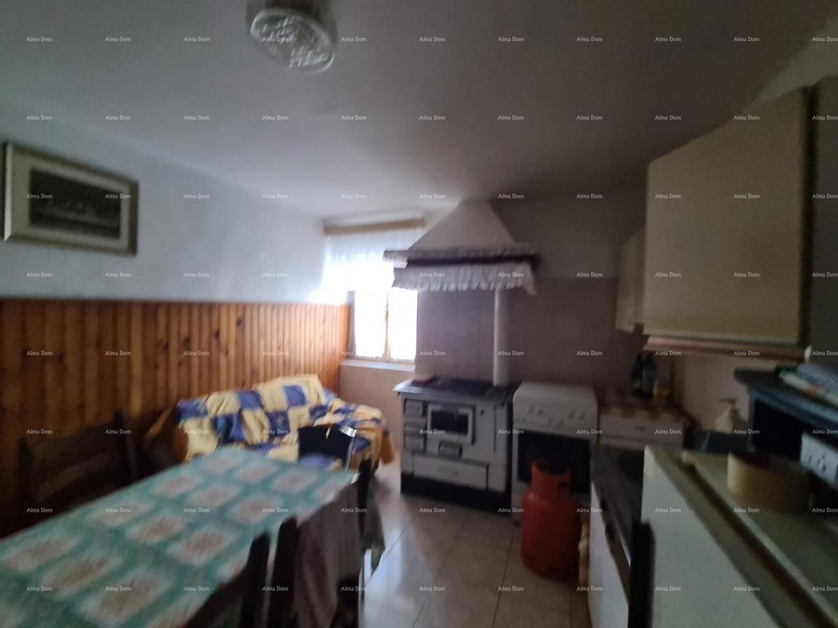 Umag, okolica - avtohtona hiša s parcelo!