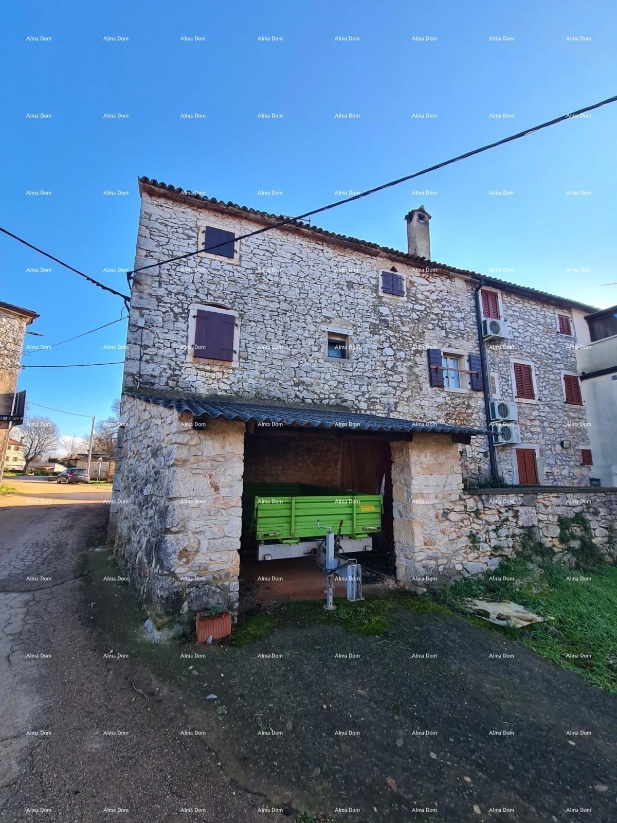 Umag, okolica - avtohtona hiša s parcelo!