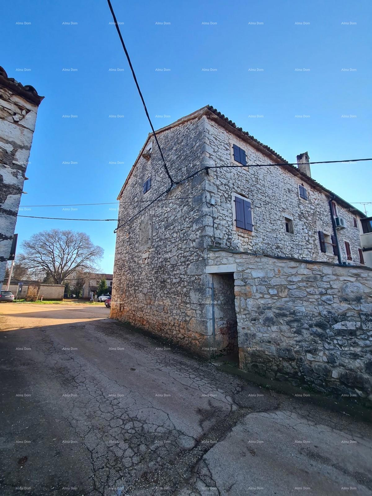 Umag, okolica - avtohtona hiša s parcelo!