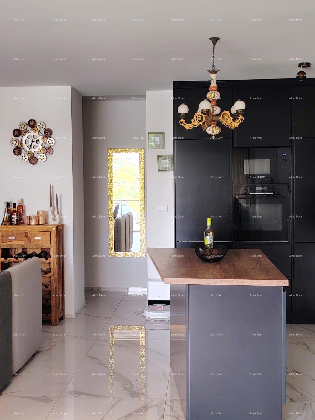 Luksuzno stanovanje s pogledom na morje, 30 m od plaže, popolno za družino