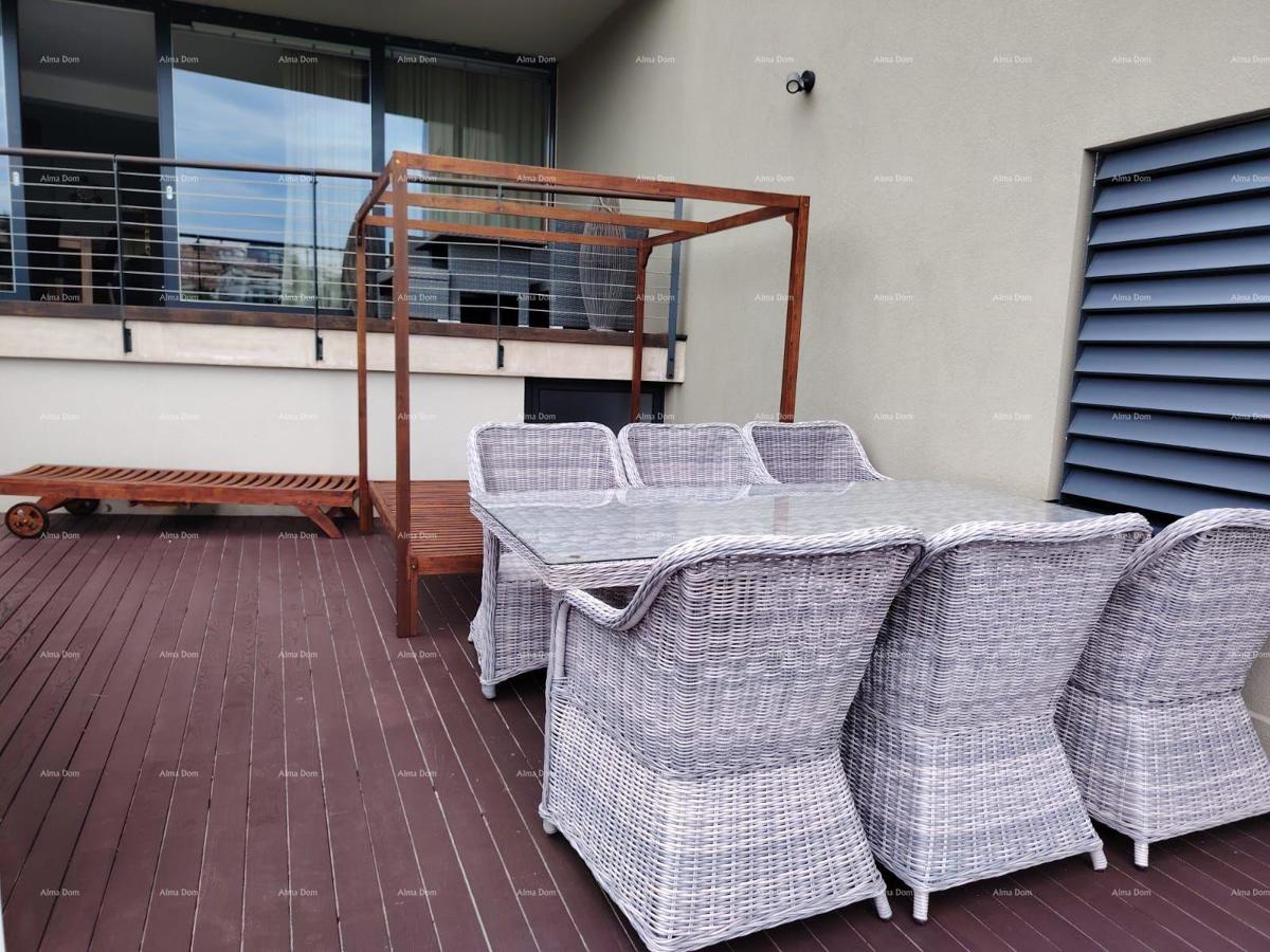 Luksuzno stanovanje s pogledom na morje, 30 m od plaže, popolno za družino