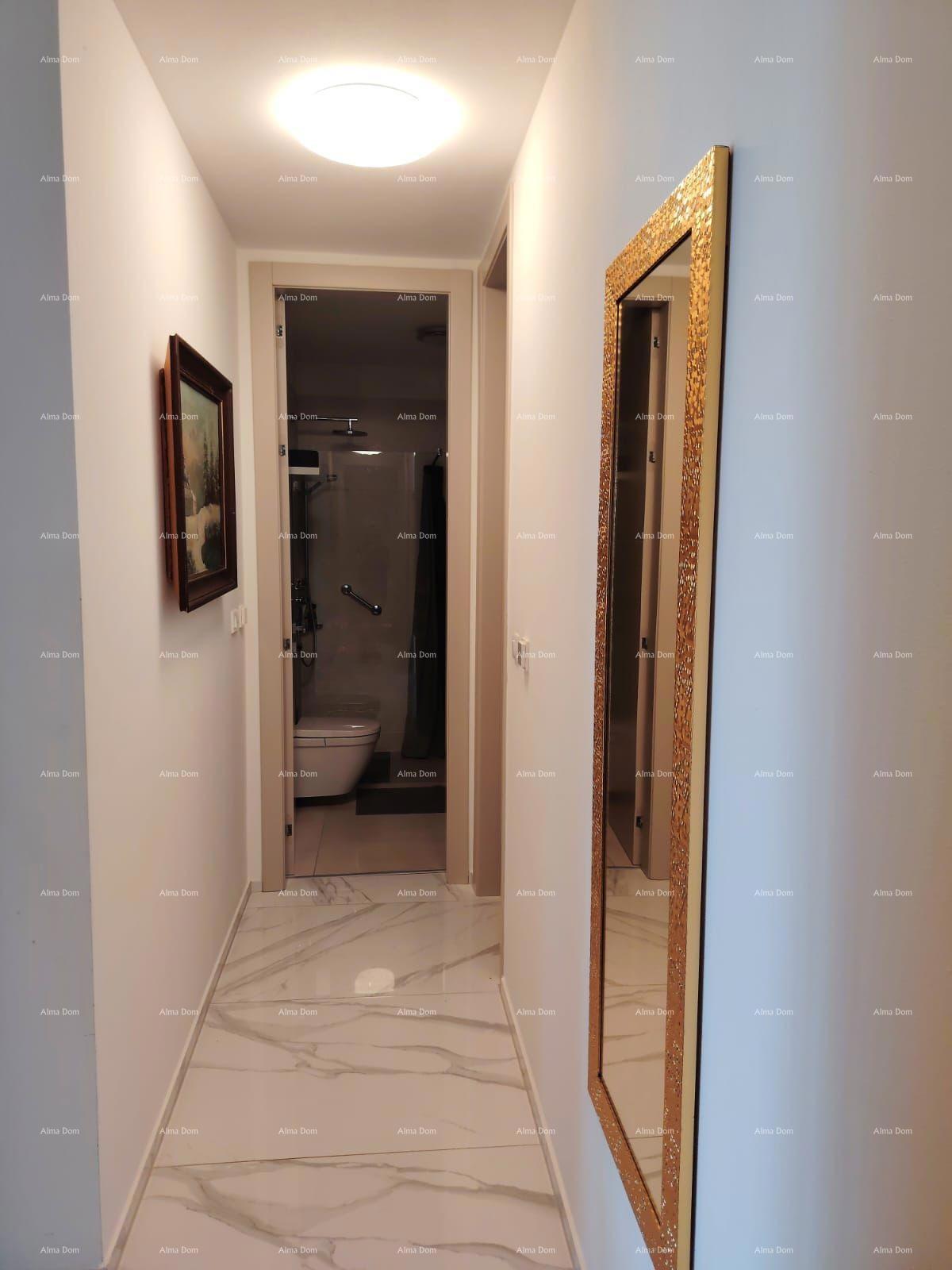 Luksuzno stanovanje s pogledom na morje, 30 m od plaže, popolno za družino