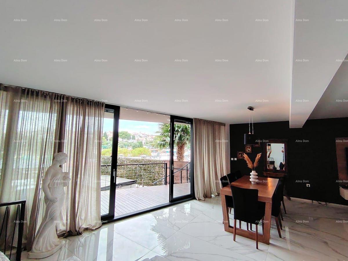 Luksuzno stanovanje s pogledom na morje, 30 m od plaže, popolno za družino