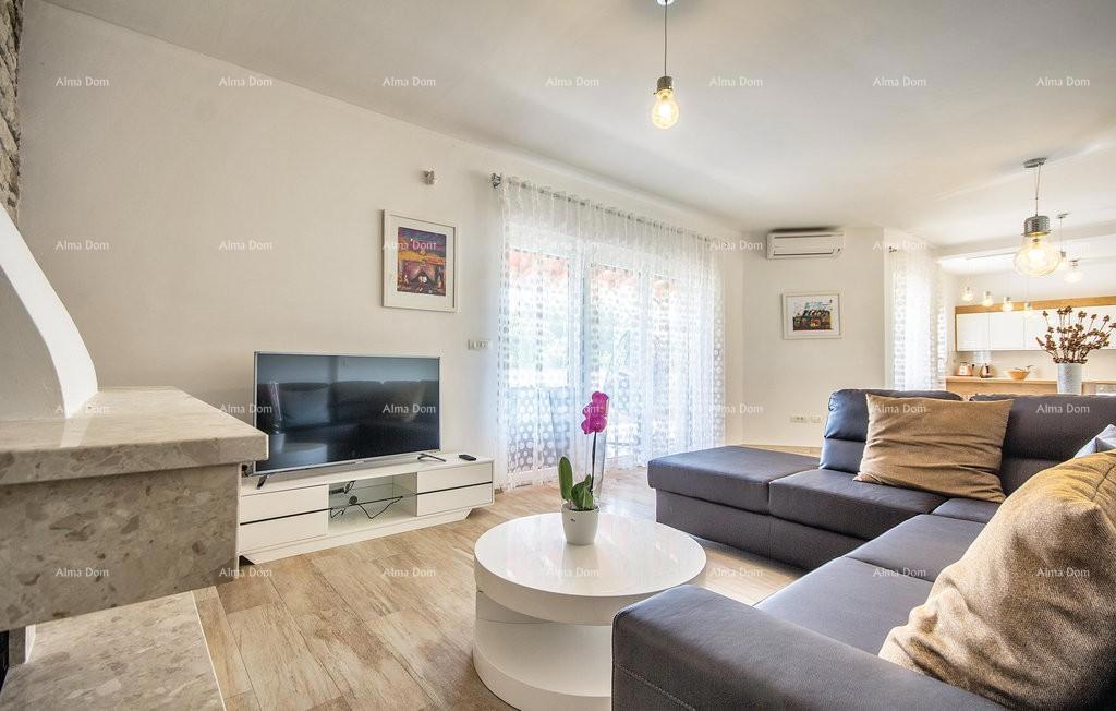 Premantura, samostoječa hiša s 5 spalnic. Bližina morja.