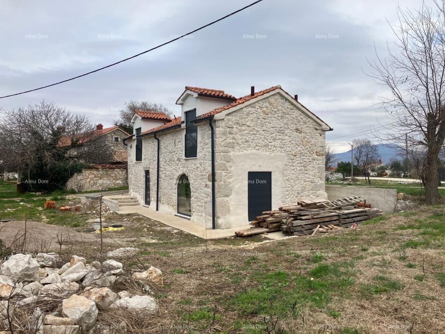Kamnita Hiša na Prodajo