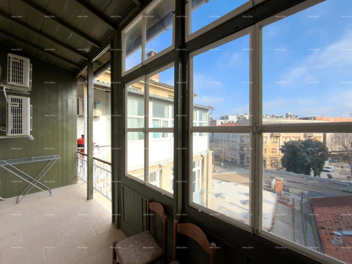 Renoviran stan v centru Pule!