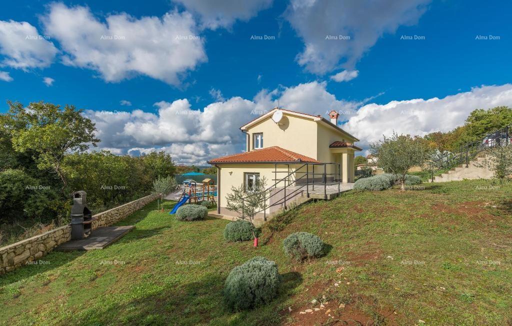 Počitniška hiša z bazenom in velikim vrtom