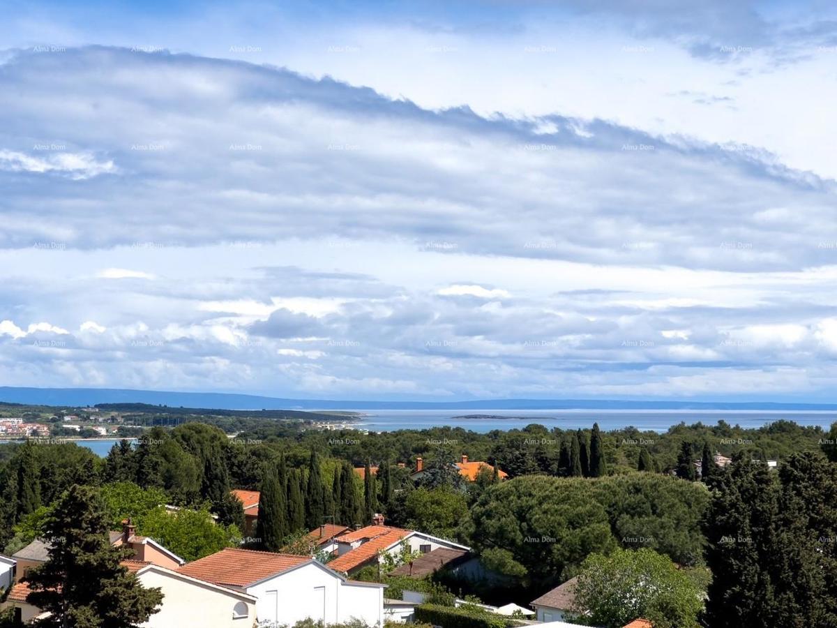 Prodamo stanovanje s čudovitim pogledom na morje! Premantura!