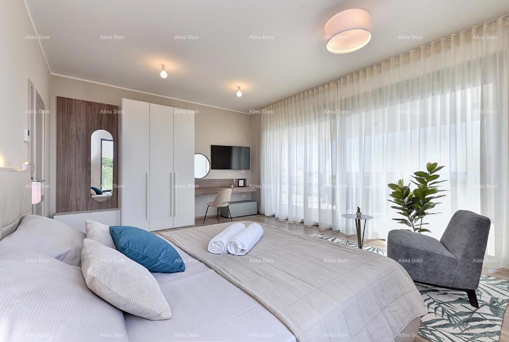 Fažana - Peroj - Čudovita vila s bazenom in pogledom na morje v bližini plaže