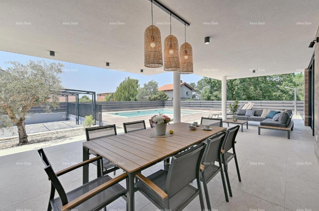 Fažana - Peroj - Čudovita vila s bazenom in pogledom na morje v bližini plaže