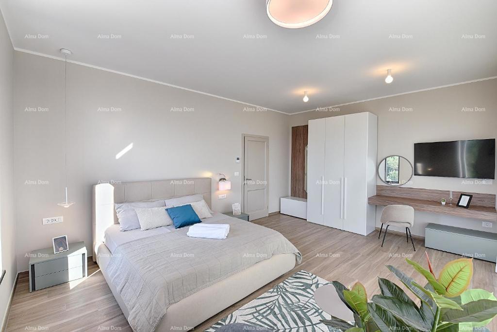 Fažana - Peroj - Čudovita vila s bazenom in pogledom na morje v bližini plaže