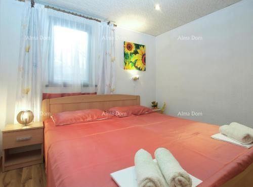 Hiša z dvema apartmajema, Medulin