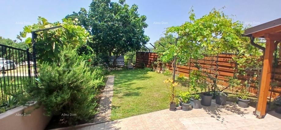 Hiša z dvema apartmajema, Medulin