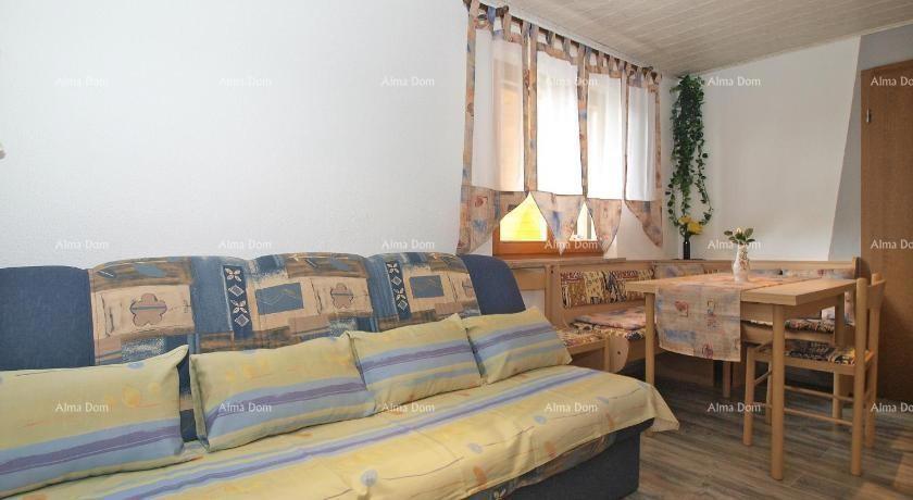 Hiša z dvema apartmajema, Medulin